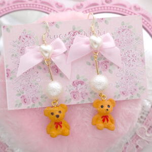 Little Teddy Bear Baby Pink Bow Heart Faux Pearl Dangle Earrings (Dangle / Clip On), Kidcore Cute Kawaii Soft Girl Aesthetic Jewelry