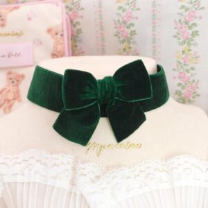 Royal Emerald green velvet bow choker necklace, beautiful colour, classic jewelry cute collar
