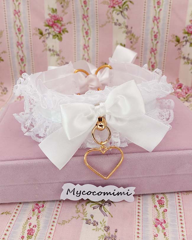 Angelic White Lace KittenPlay Collar Gold Heart Pendant, Coquette Aesthetic Ruffle Choker, Kawaii Romantic Whimsical Neckwear - Image 3